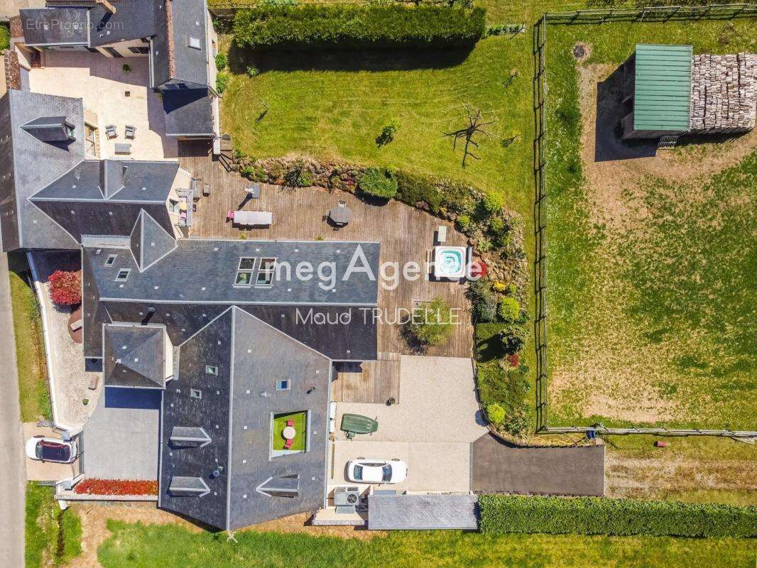 Maison à LA CHARTRE-SUR-LE-LOIR