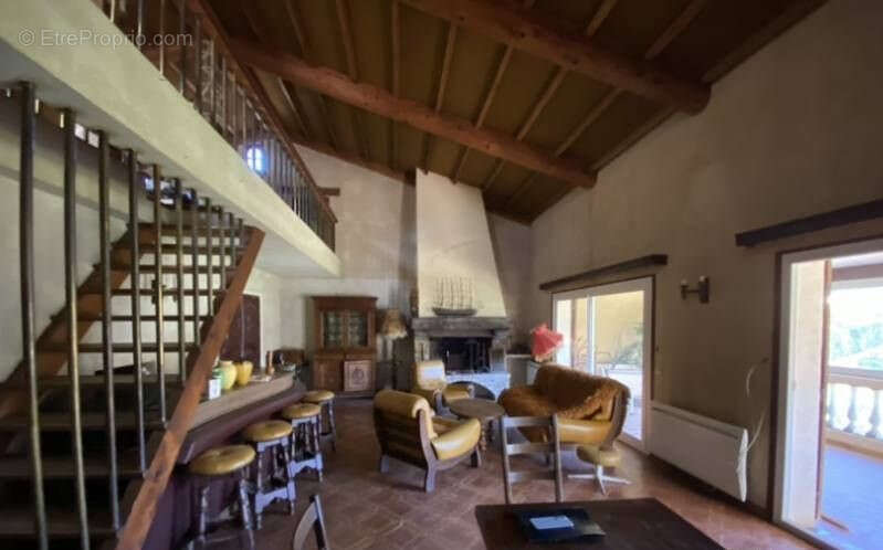 Maison à BORMES-LES-MIMOSAS