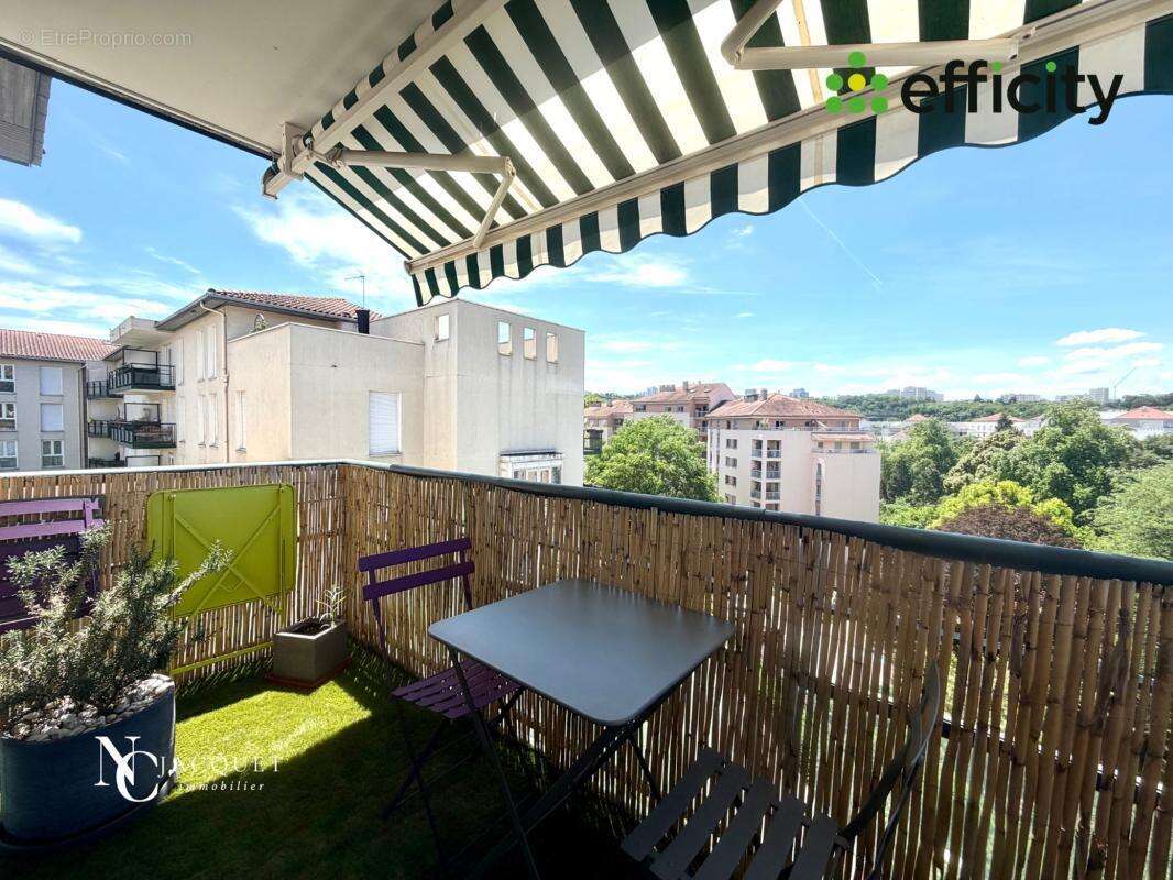 Appartement à LYON-9E