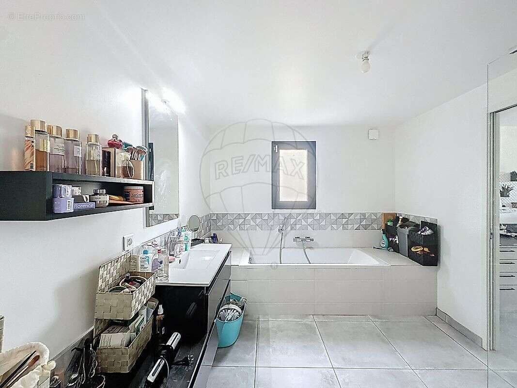 Maison à BOISSET-ET-GAUJAC