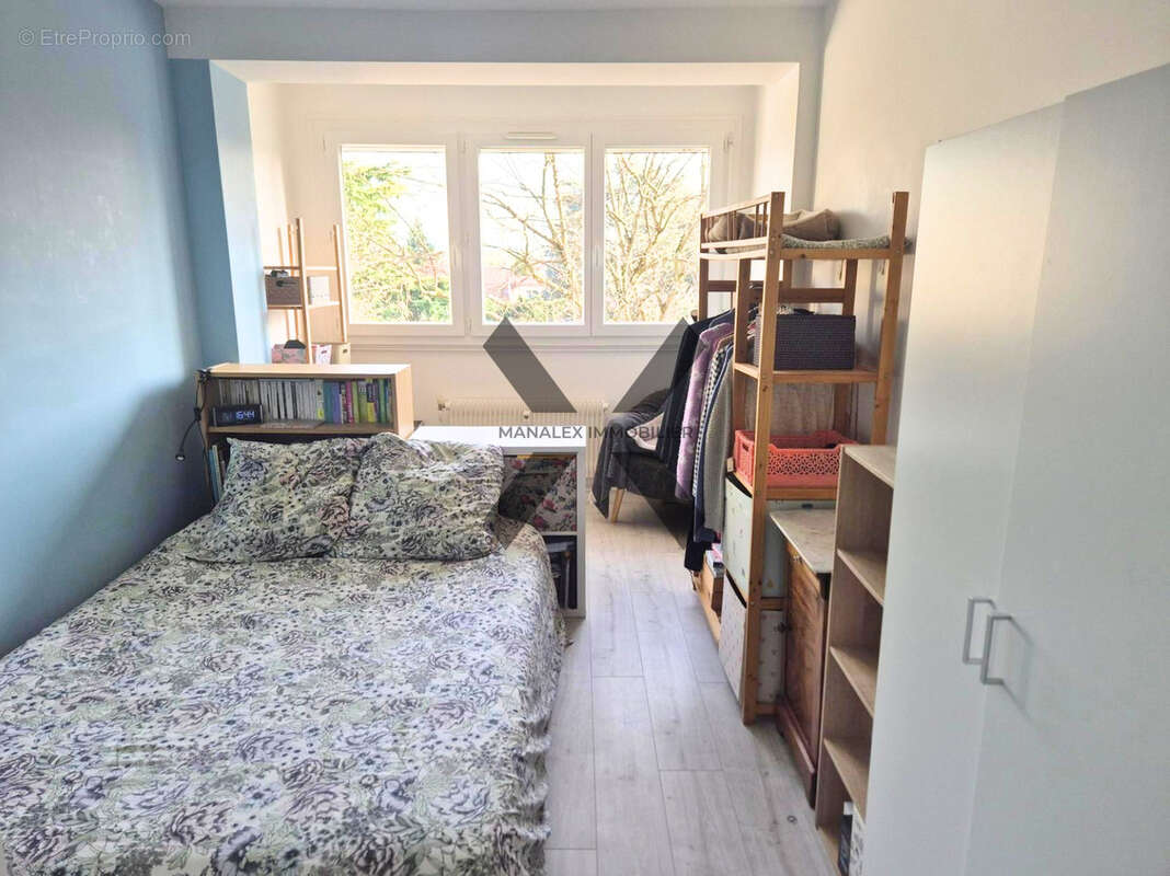 Appartement à LE COTEAU