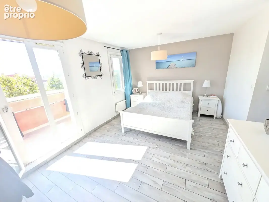 T5 lumineux 100 m2, dernier étage, terrasse et garage - Les Armaris - photo 4