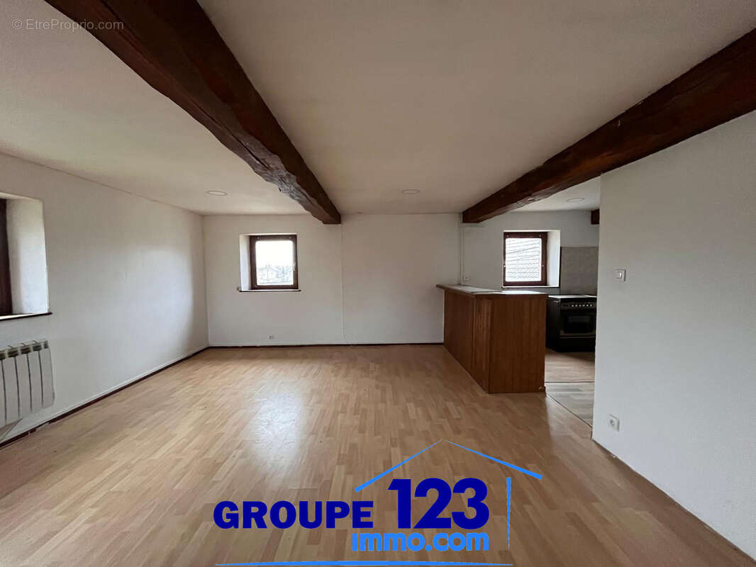 Appartement à BRIENON-SUR-ARMANCON