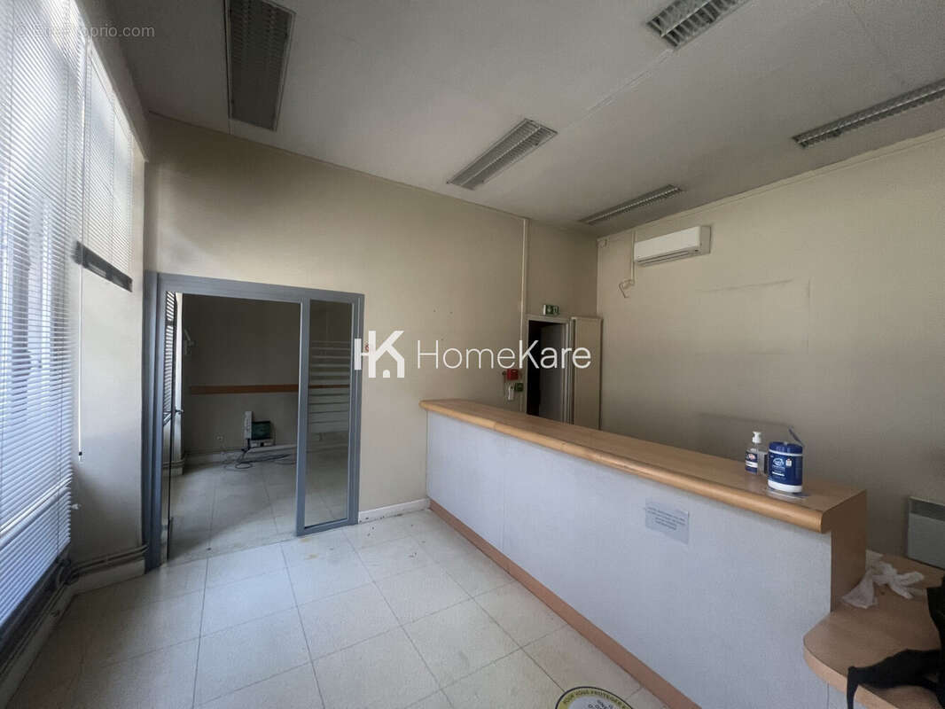 Commerce à MONTREJEAU