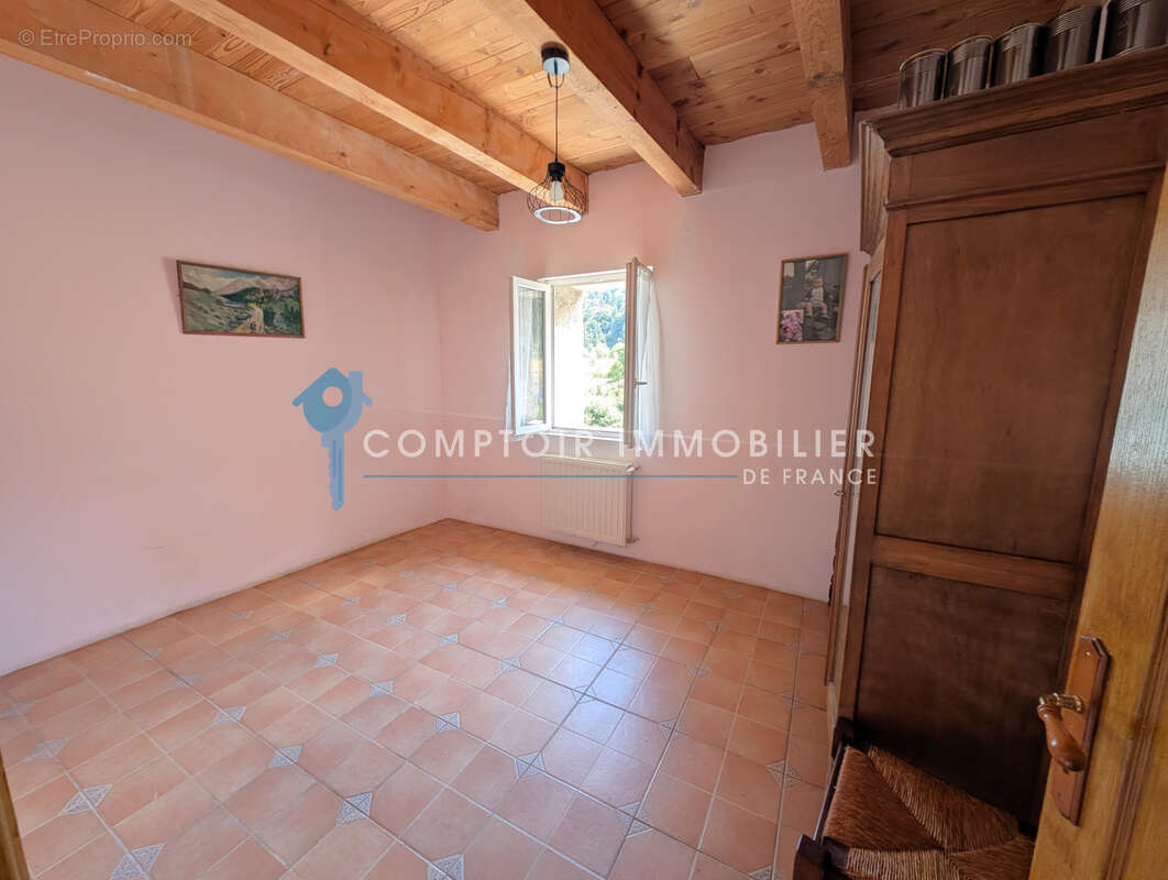 Dépt. 07 - A VENDRE AU CROS DE GERORAND - Grande maison rénovée de 250 m2 -Parcelle de 1.020 m2 - photo 11