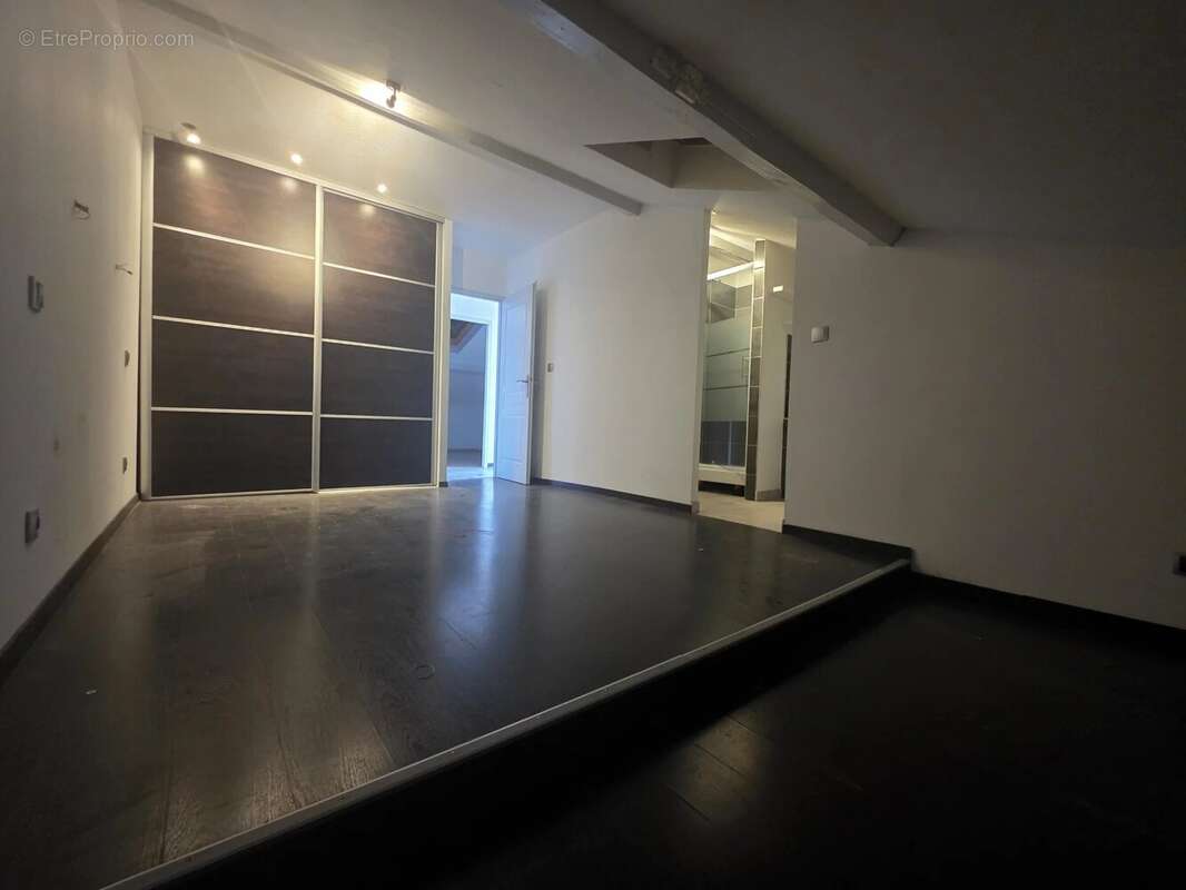 Maison à MONTELIMAR