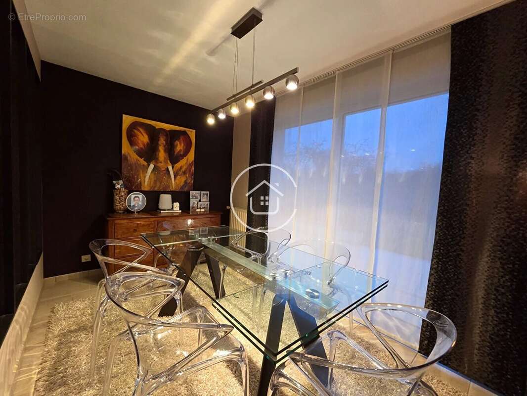 Maison à LA CHAUSSEE-SAINT-VICTOR