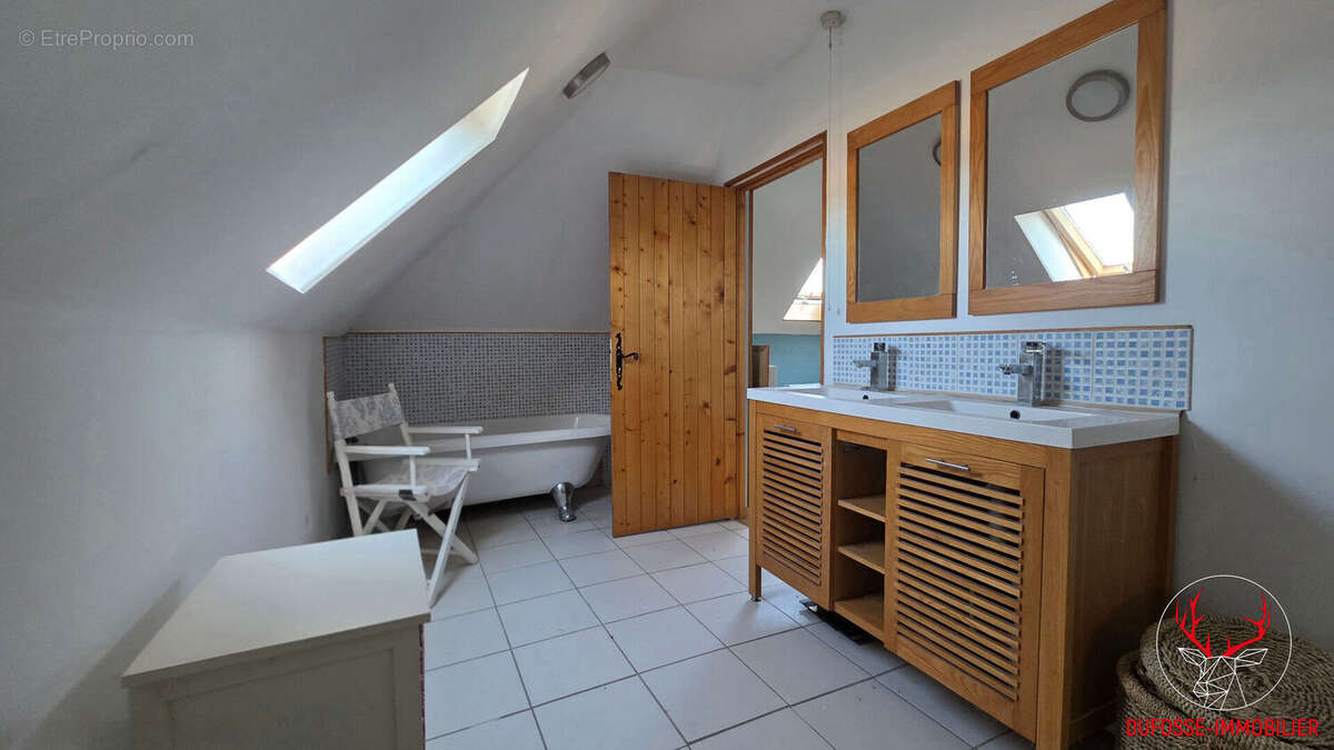 Maison Bressane - 115m² - Piscine et Dépendances - Mervans - photo 7