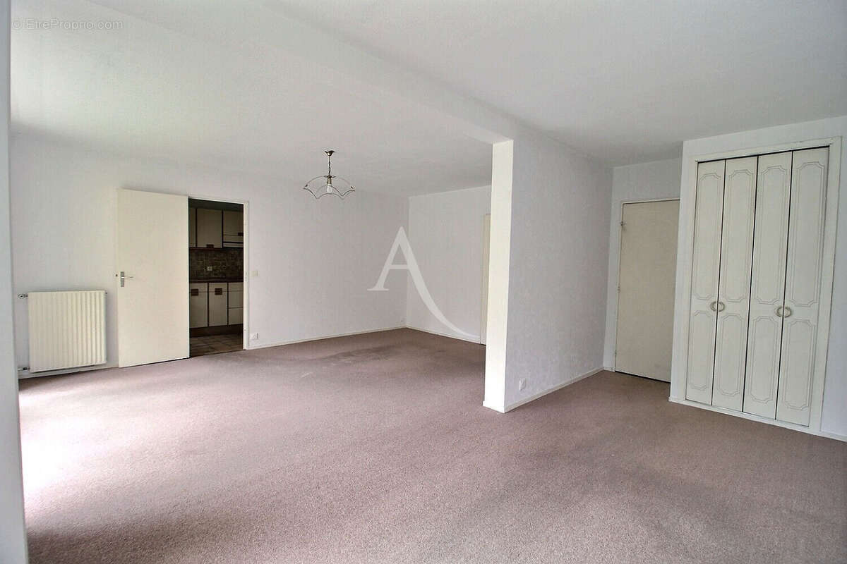 Appartement à ELANCOURT
