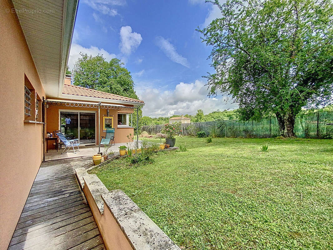 Maison à CAMBLANES-ET-MEYNAC