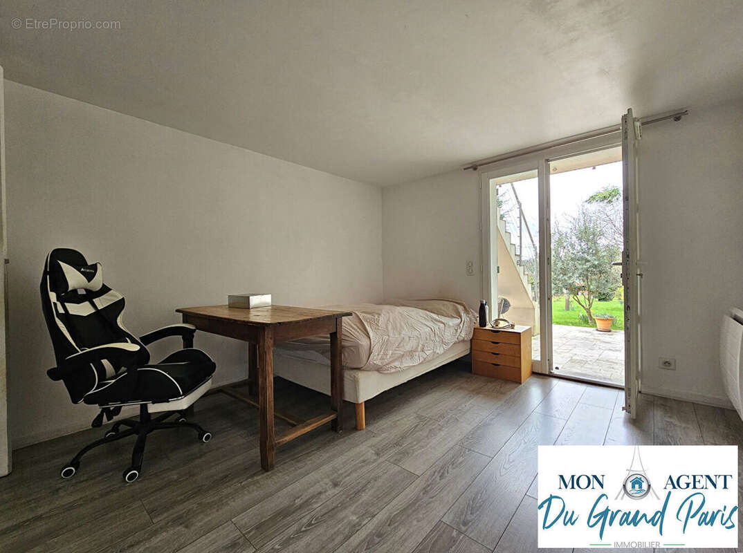 Maison à VERRIERES-LE-BUISSON