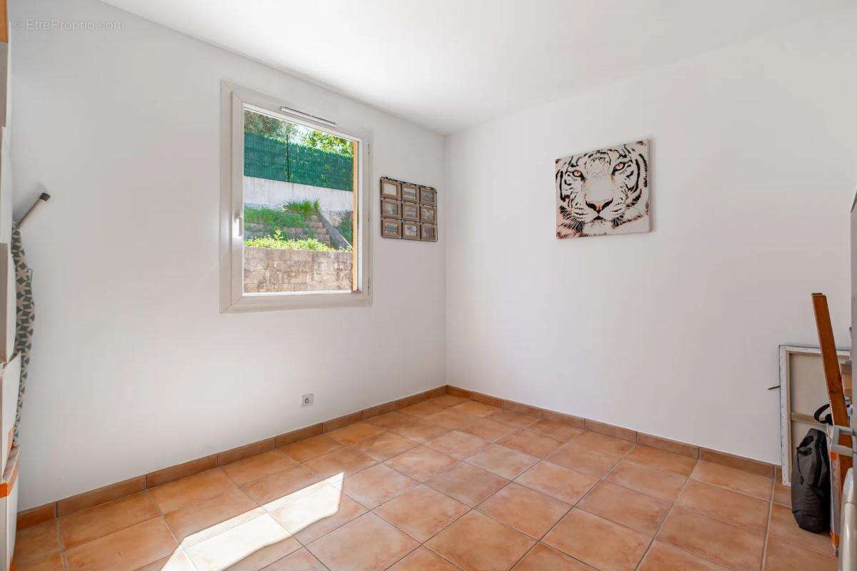 Maison de 6 pièces de 139 m² à Saint-Blaise - photo 8