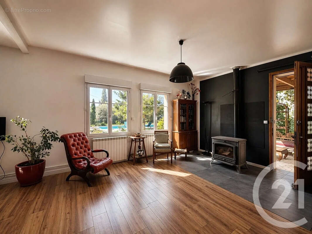 Maison 130 m² à Remoulins  - photo 4