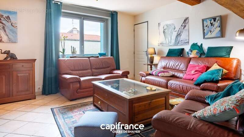 DAVAYÉ (71960) Maison 222 m², Annexes et Garages XXL (Surface Utile 372m²) - photo 7