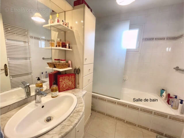 Maison à LAPEYROUSE-MORNAY