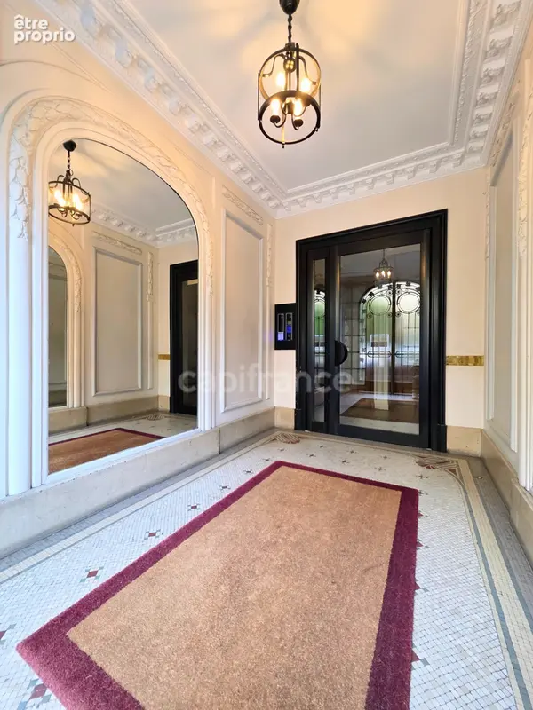 À vendre duplex haussmannien de 110 m² avec balcon et vue sur la tour eiffel à neuilly sur seine (92) - photo 2