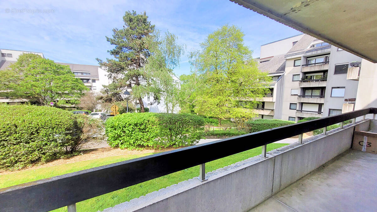 Appartement à LE COUDRAY-MONTCEAUX