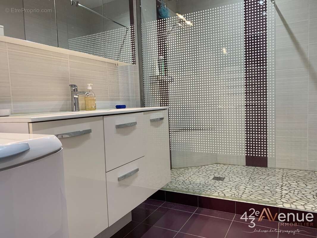 Appartement à SAINT-ETIENNE