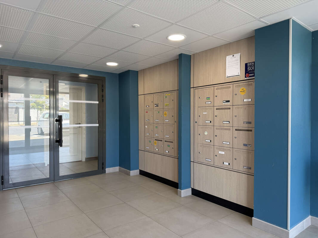 Poitiers, Appartement vendu loué, T3, 2 chambres, Loggia, place de parking privative. - photo 2