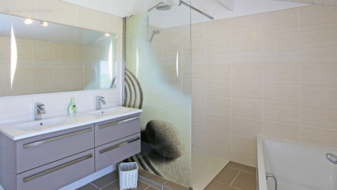 Maison à LAROQUE-TIMBAUT