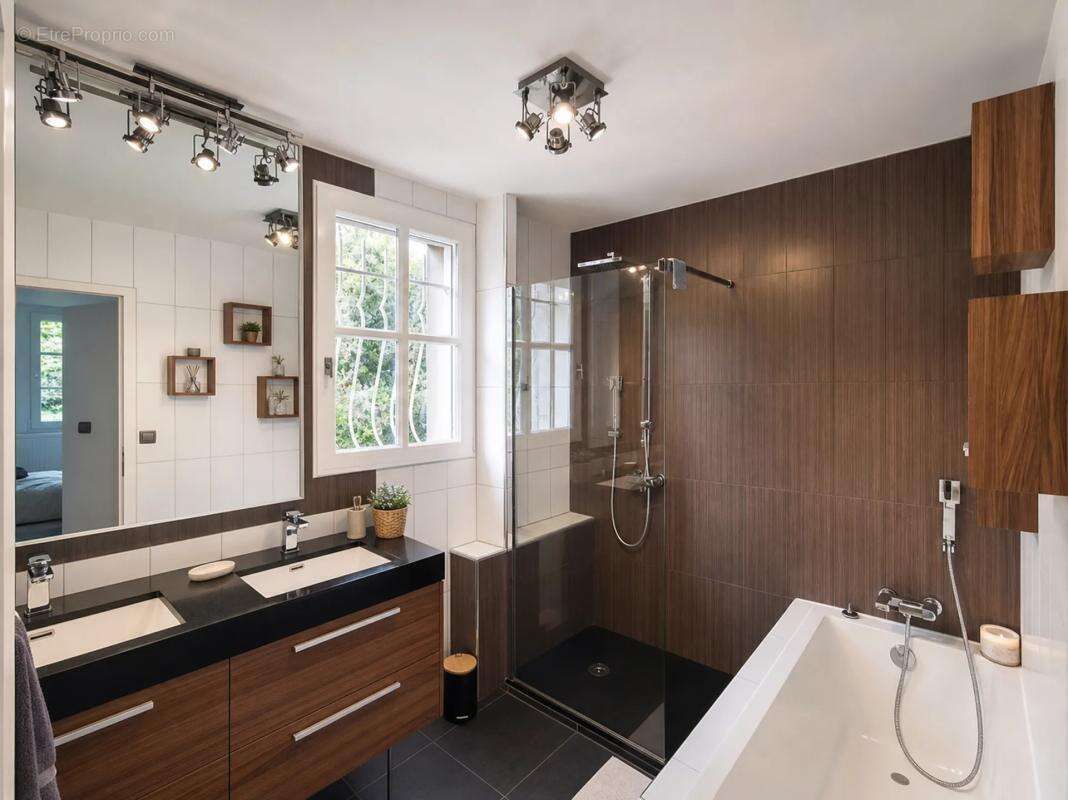 Maison de 9 pièces de 183 m² à Linars - photo 13