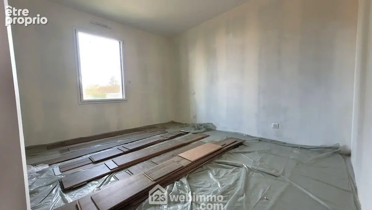 3 chambres avec emplacements penderies