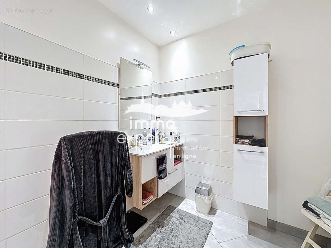 Appartement à MIRECOURT