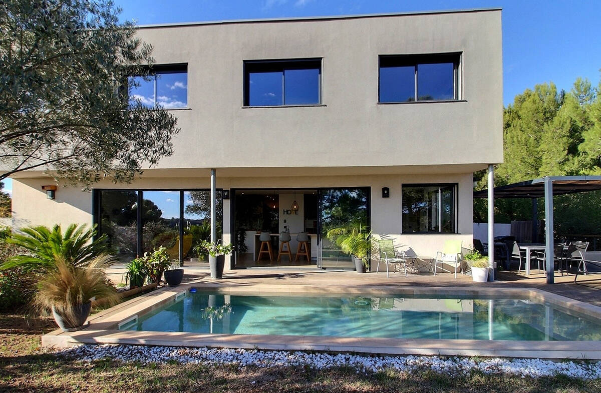 Maison à COMBAILLAUX