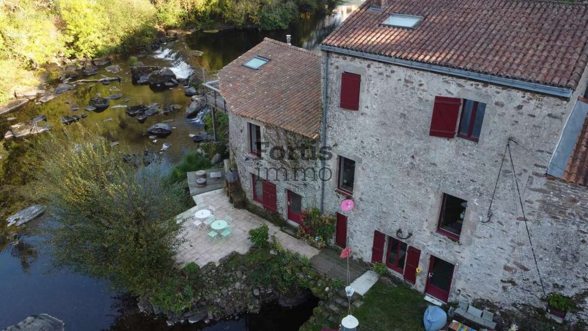 Maison à LA BRUFFIERE