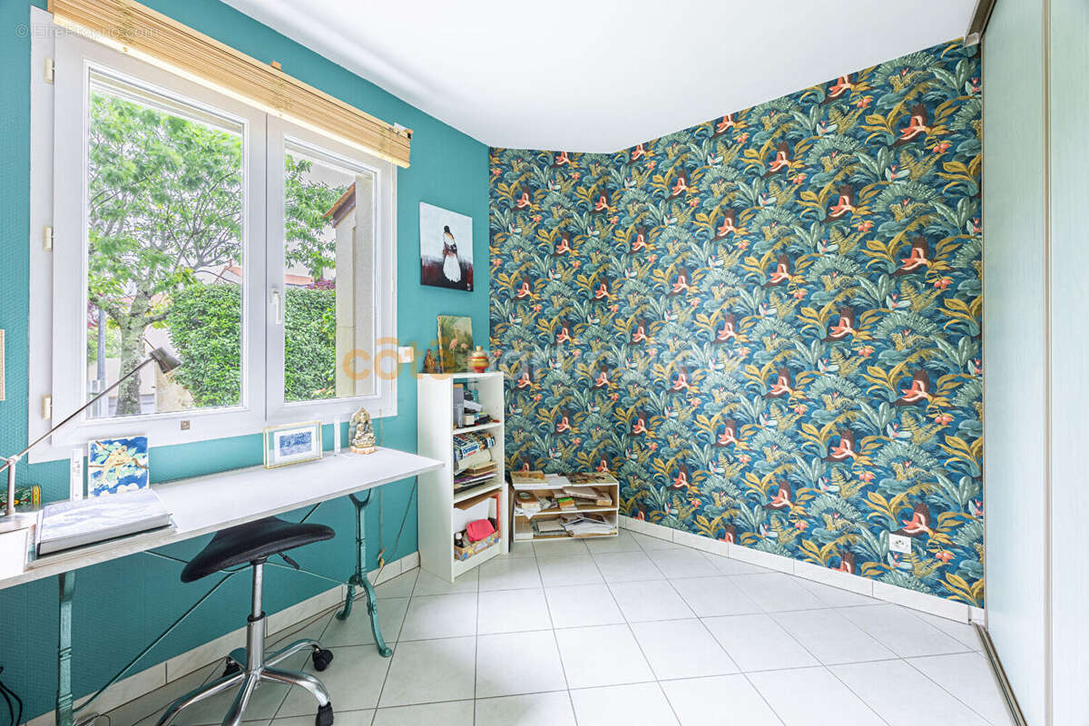 Basse goulaine -- maison familiale 194 m²  -- 5 chambres -- proche centre en impasse -- garage & jardin - photo 14