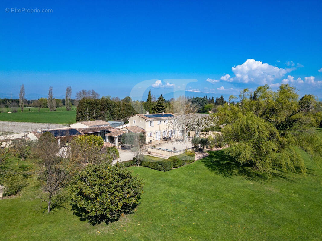 Maison à PERNES-LES-FONTAINES