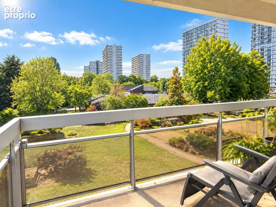 Nantes- Île de Nantes. T5 avec balcon, cave et garage. 299 000 € FAI - photo 4