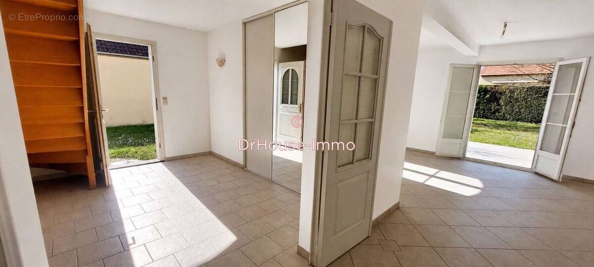 Maison 130 m² à Saint-Germain  - photo 19