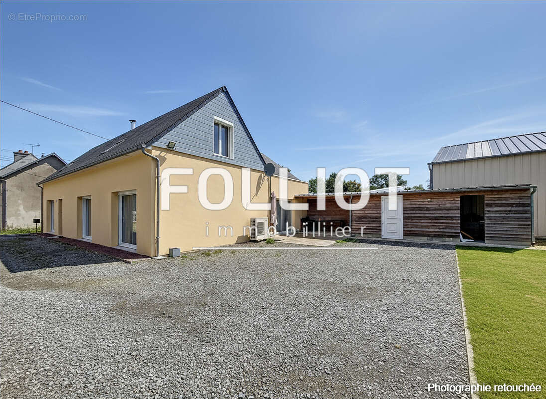 Maison à BRICQUEVILLE-SUR-MER