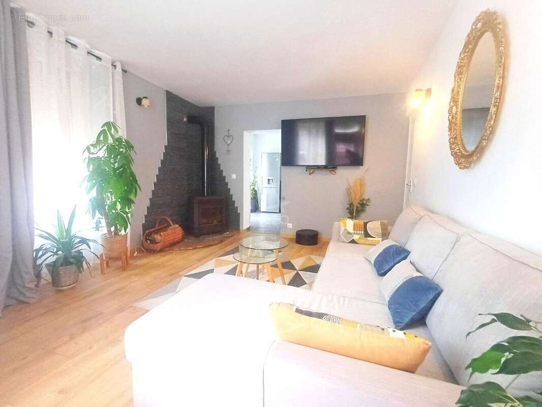 Maison à SAINT-AUBIN-LES-FORGES