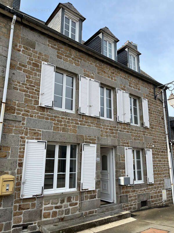 Maison à SAINT-SEVER-CALVADOS