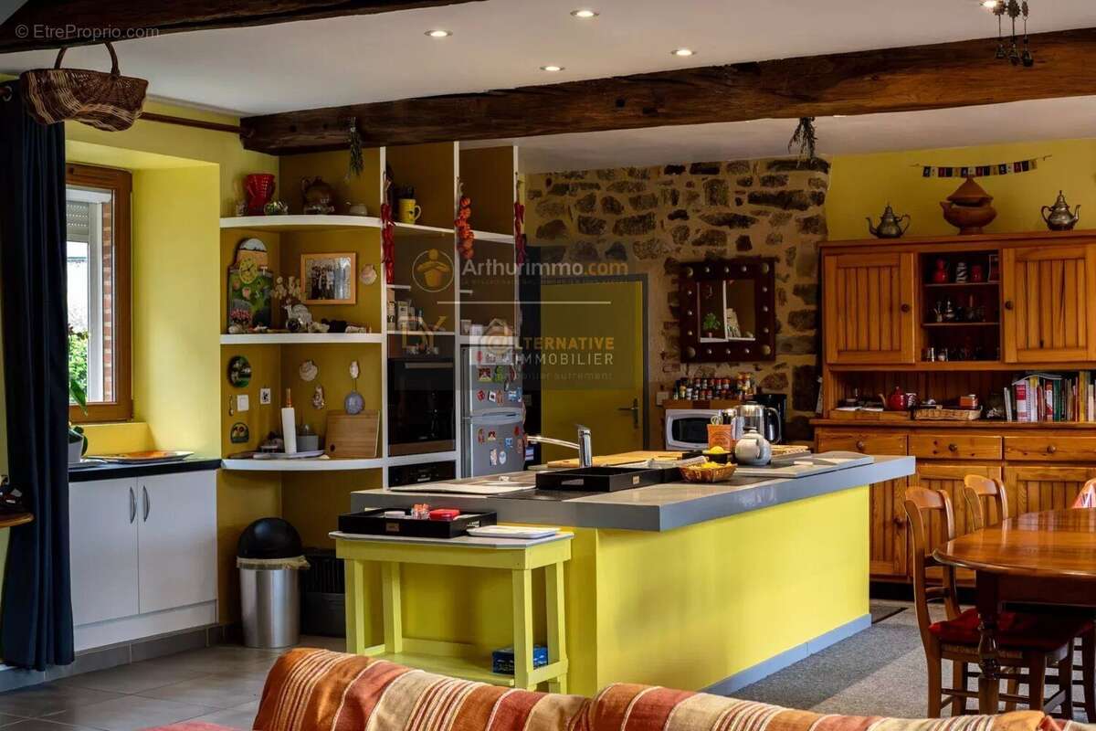 Maison à ARGENTRE-DU-PLESSIS