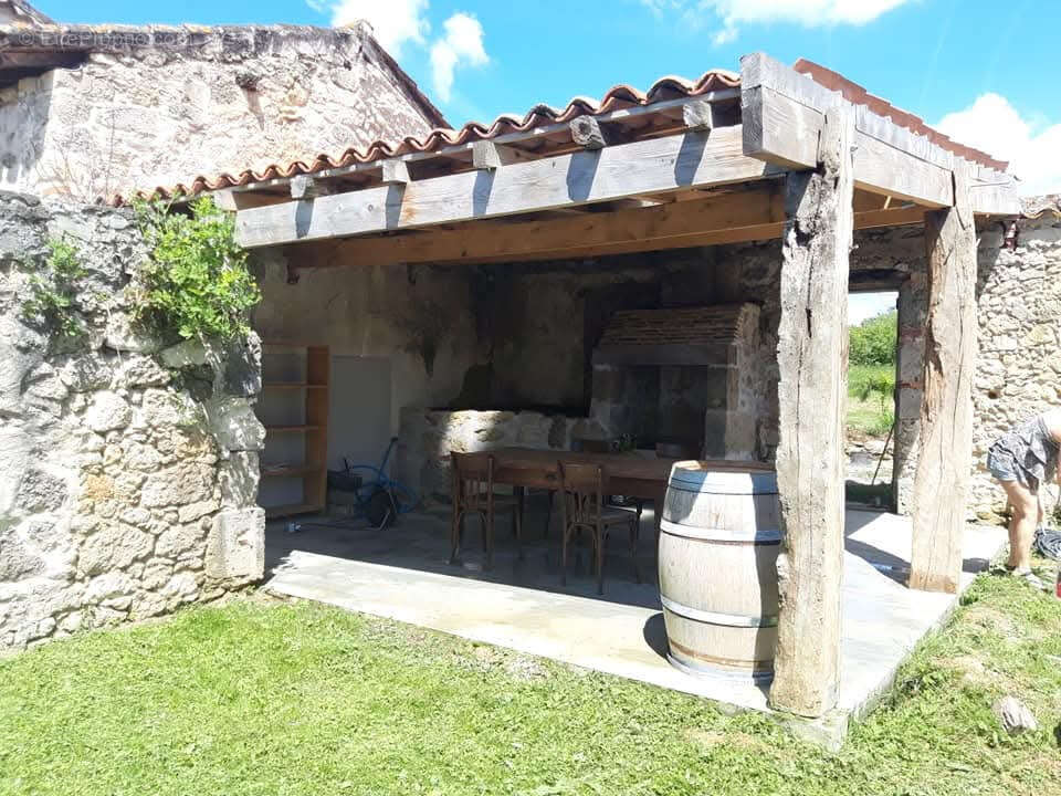 Secteur condom—maison de hameau avec dependances sur 1658m2 - photo 25