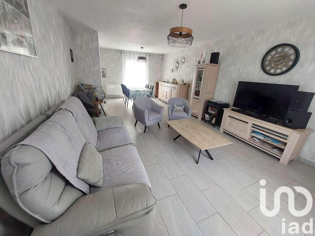 Photo 3 - Maison à CORDEMAIS