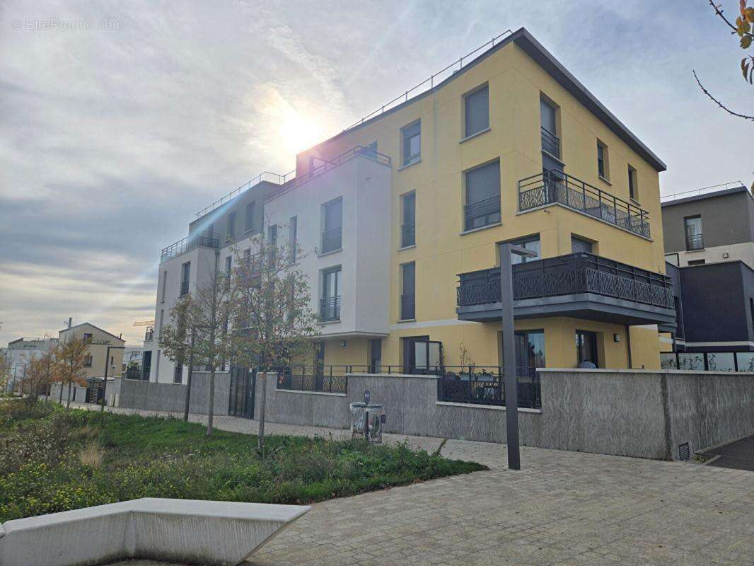 Appartement à EPINAY-SUR-ORGE