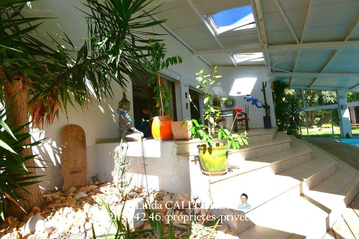 villa avec piscine et possibilité de parcellisé 600m2 - photo 5