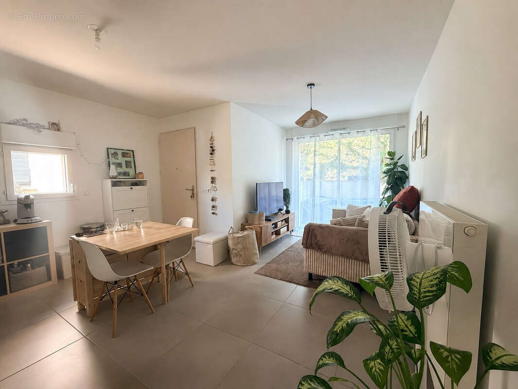 T2 avec deux terrasses et parking   Saint-Georges-d’Orques - photo 3