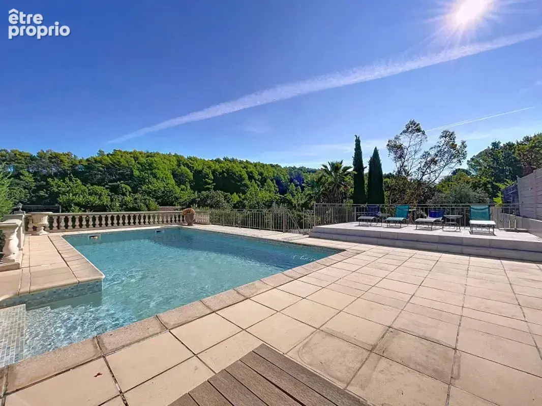 Villa 3 chambres et 1 suite parentale, piscine, garage, cave, terrain de 1682m2 - photo 2