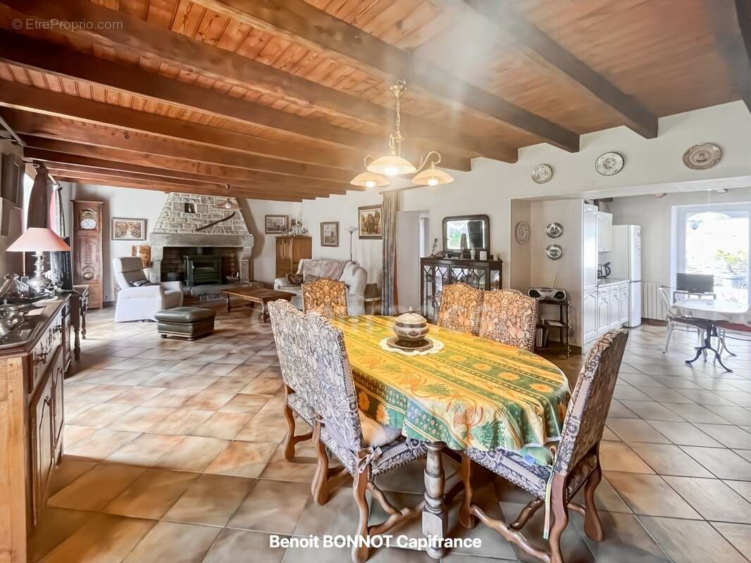 Concarneau – propriété de caractère sur plus d'un hectare avec dépendance de 134 m² - photo 5