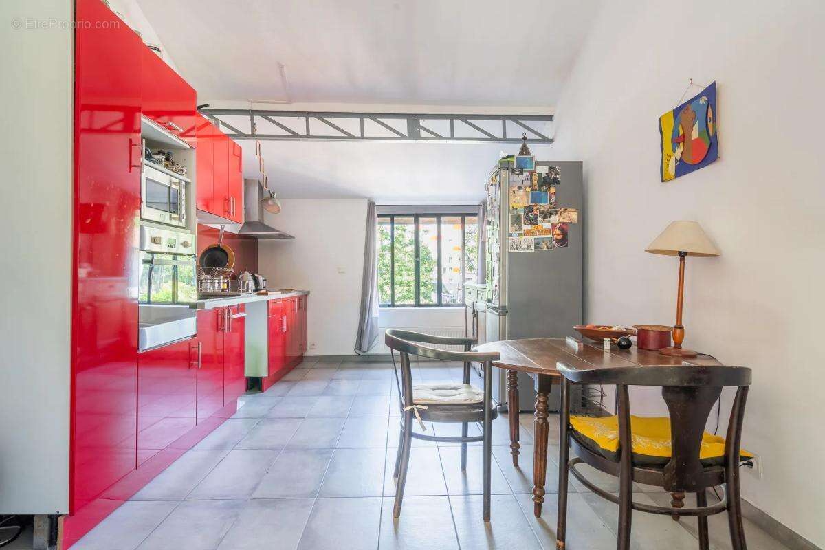 Loft de 4 pièces de 200 m² à Neuilly-Plaisance - photo 5