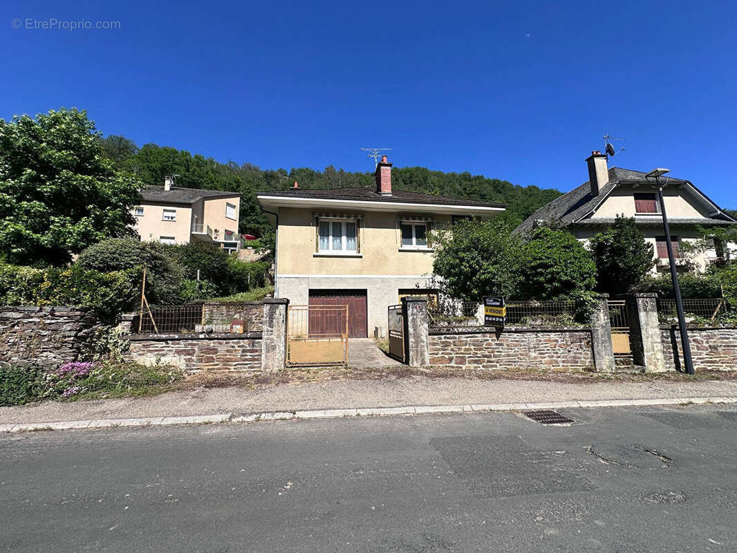 Maison à ESTAING