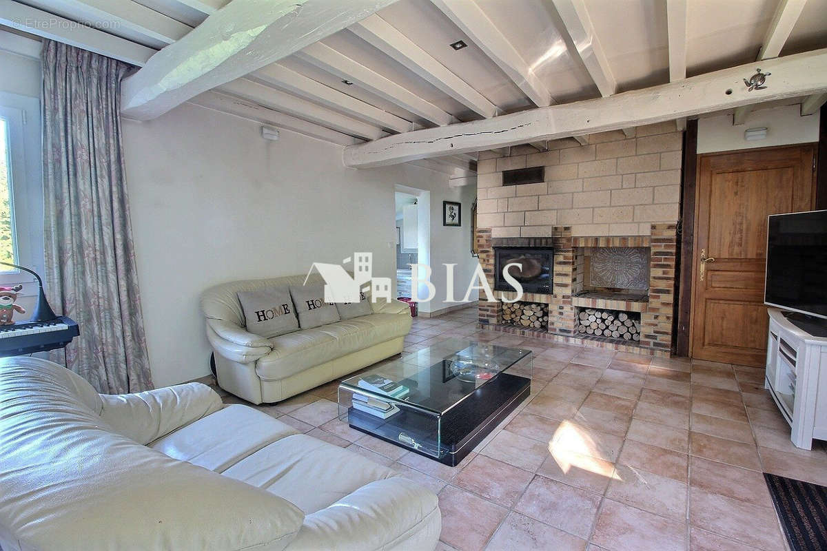 Maison à NEUVILLE-FERRIERES