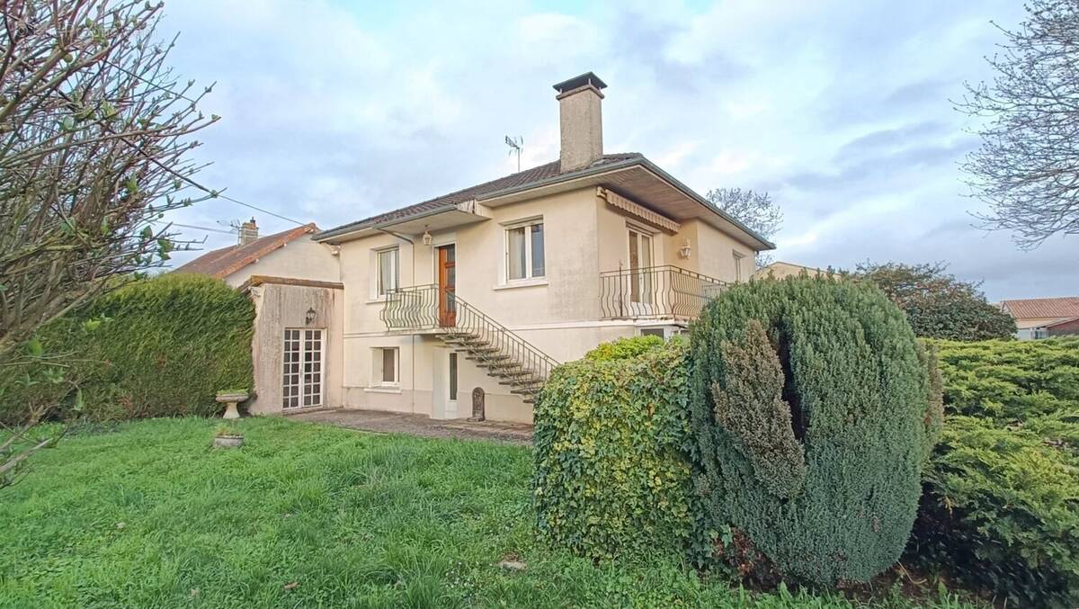 Maison à NEUVILLE-DE-POITOU