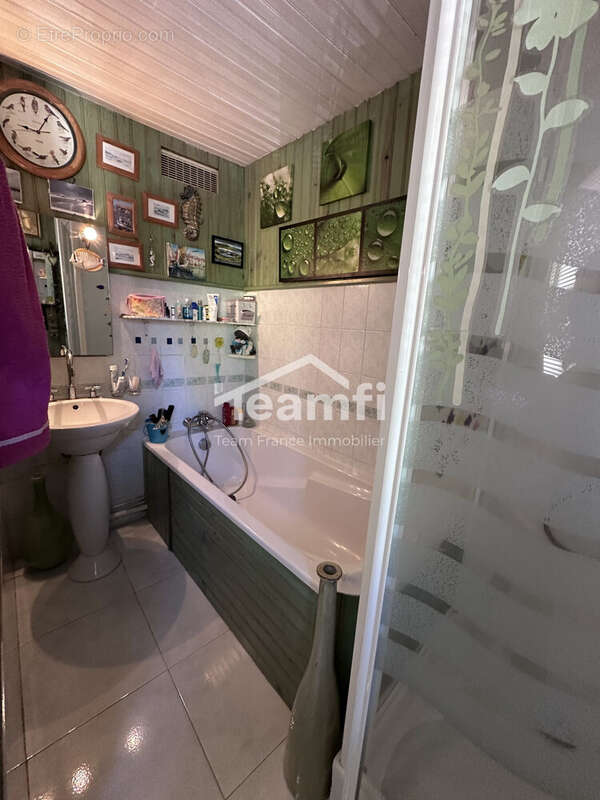 Maison 112 m² à Saint-Remy-Sur-Durolle  - photo 7