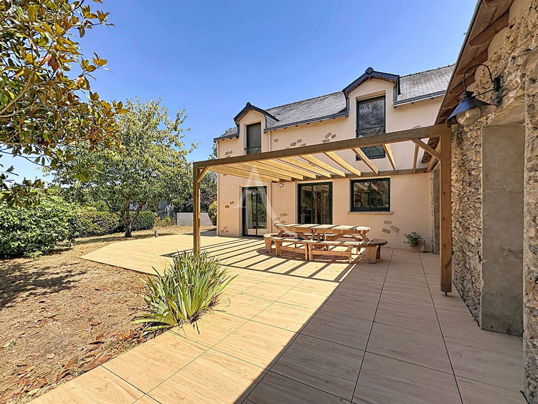 SAINT MARS DU DESERT Maison Familiale 162 m² (4 chambres) - photo 2